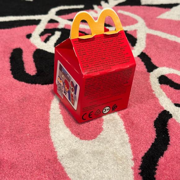 McDonald’s 2025 Gold Mini Happy Meal Box Toy - Picture 10 of 10